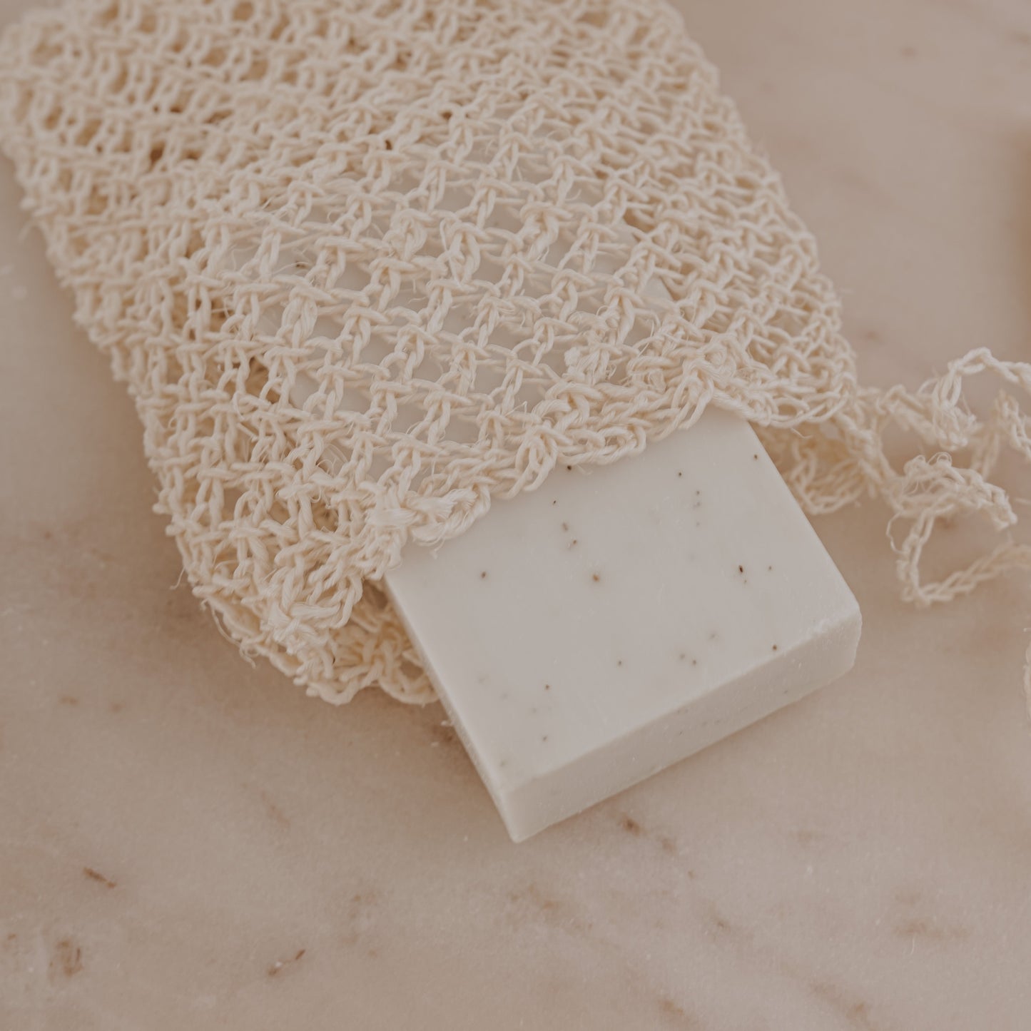 Handmade Natural Fiber Body Scrubber – Eco-Friendly Exfoliating Soap Saver Pouch, Sustainable Shower & Bath Sponge
